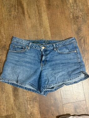 Classic Women's Blue Denim Shorts